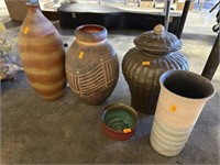 Decorative pottery items