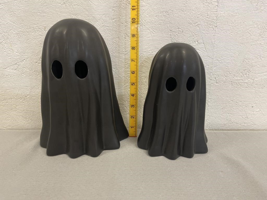 Lot of 2 Black Ghosts