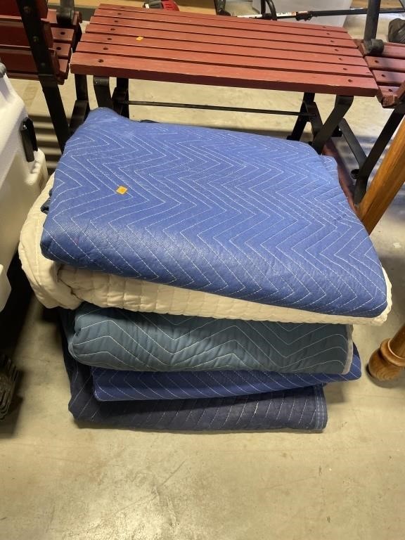 5 moving blankets