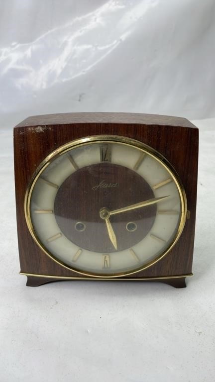Vintage jealous wood clock