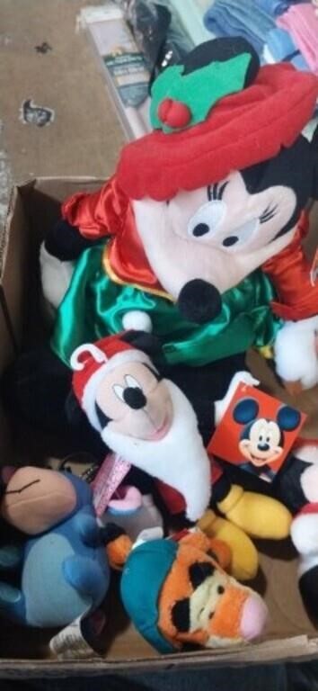 Lot with Disney plushies