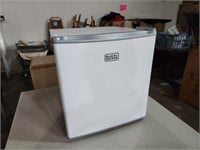 Black and Decker mini refrigerator 18x18x18