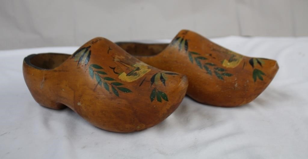 Wooden shoes, size 12