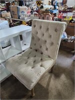 Upholstered chair 18x24x36