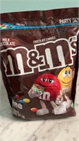 In date PARTY size M and M milk chocolate