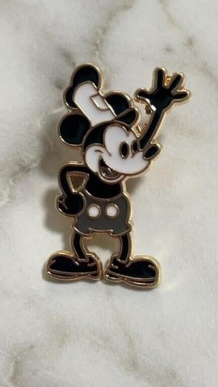 New Steamboat Willie Mickey pin 1.5 inches tall