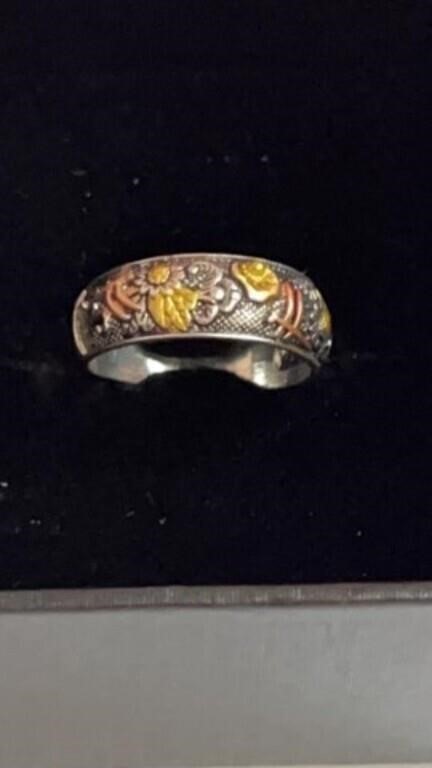 New floral ring size 7