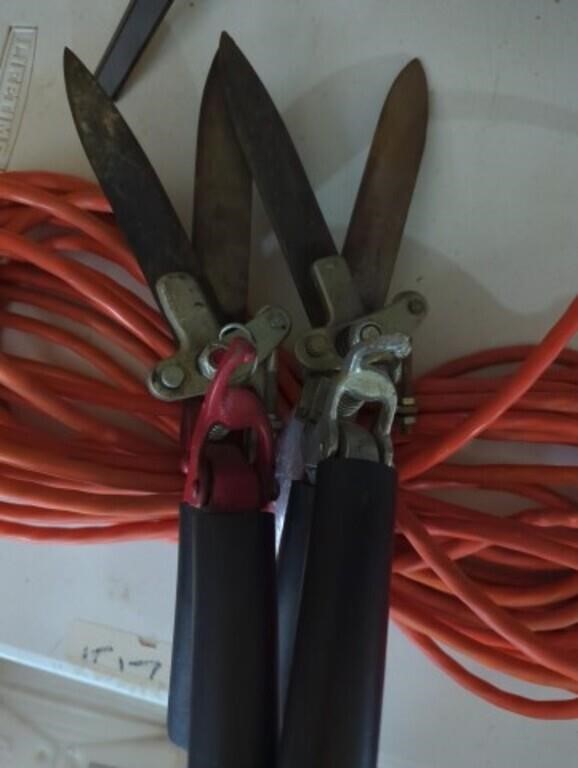 Extension cord & 2 shears. Extension cord is