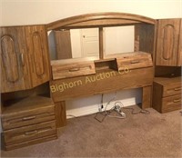 Boyd Queen Size Bed w/Side Towers & Mirrored