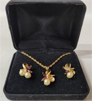 Beautiful Necklace & Earring Set