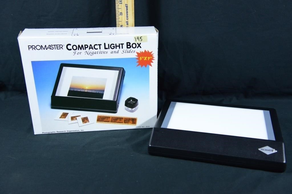 PROMASTER COMPACT LIGHT BOX FOR SLIDES