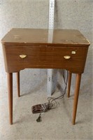 SINGER SEWING TABLE
