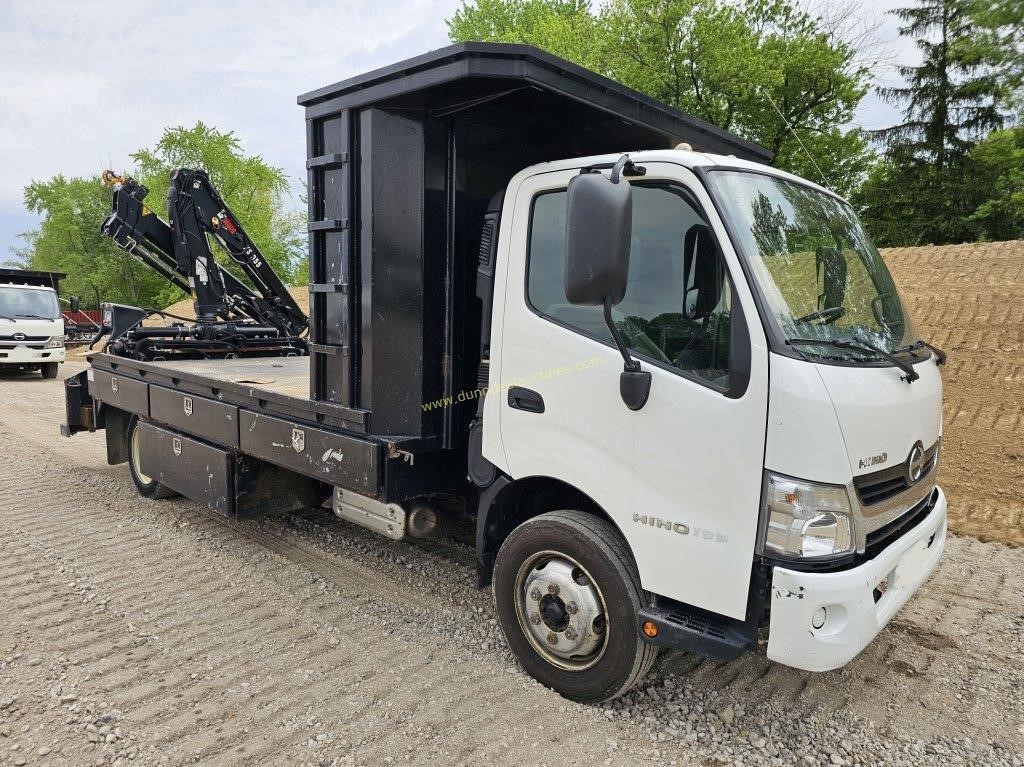 2018 Heno 195 Flatbed Crane Truck