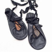 Vintage ballet slippers black