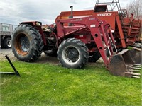 CASE IH 885 4WD Loader Tractor