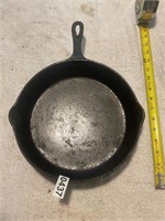 Cast Iron Skillet with heat ring- Sizes in pics
