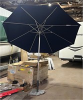 XL Market Umbrella, NO BASE, WON'T STAY STRAIGHT