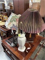 LOT OF TABLE LAMPS