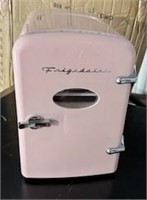 Frigidaire Retro 9-Can Portable Mini Fridge - Pink