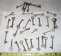 Lot of Asst Skeleton Keys