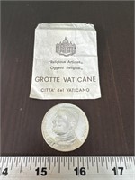 Grotte Vaticane religious articles silver coin