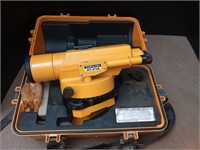 Topcon AT-F1A survey auto level with case and a