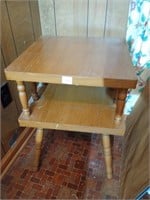 Vintage Wooden end table Top is approx 17 3/4 inch