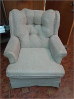 Fun vintage swivel rocking chair. Will need to be