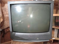 Sanyo TV. Powers on, not tested further