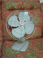 Awesome vintage GE oscillating table fan. Not