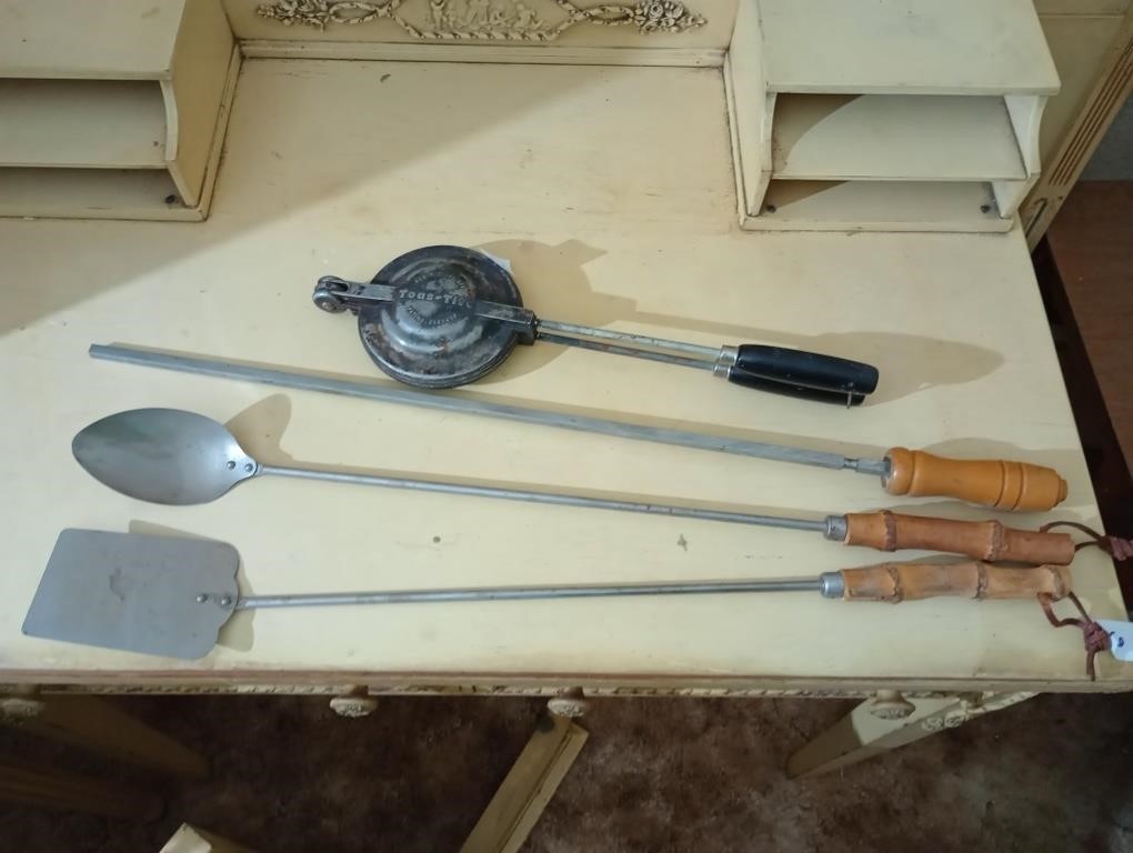 Toas-tite and 3 long handle BBQ tools