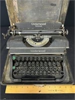 Underwood typewriter w/case manual