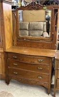 Oak Serpentine dresser w/mirror 42”X20”X72”