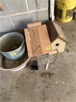 Birdhouses & bucket