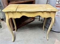 Vintage French Provincial Vanity Table - Ck Pics.