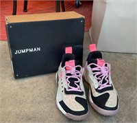 NEW women's NIKE Jump man Jordans size 7.5