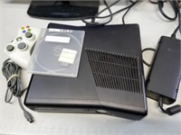 Xbox 360 S Bundle w/ Cords & Controller