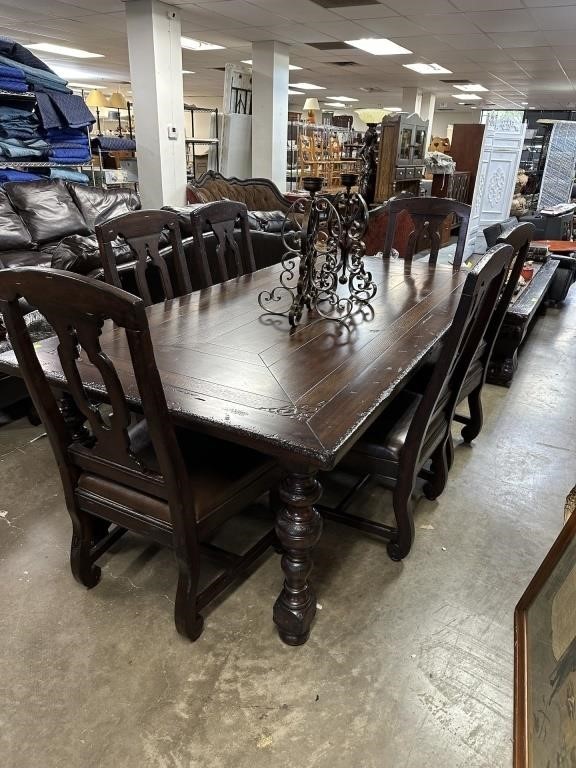 STUNNING!! LARGE WOOD DINING TABLE 6 CHAIRS LOOK