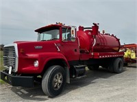 1991 Ford L8000 Water Truck