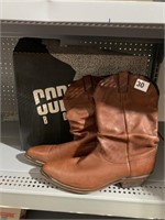 CODE WEST BOOTS IN EXCELLENT CONDITION, SIZE M10
