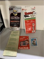MOUSE TRAPS, 8 GB SANDISK NEW