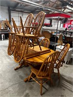 Amish Made Oak Table/2 Leaves/8 Chairs