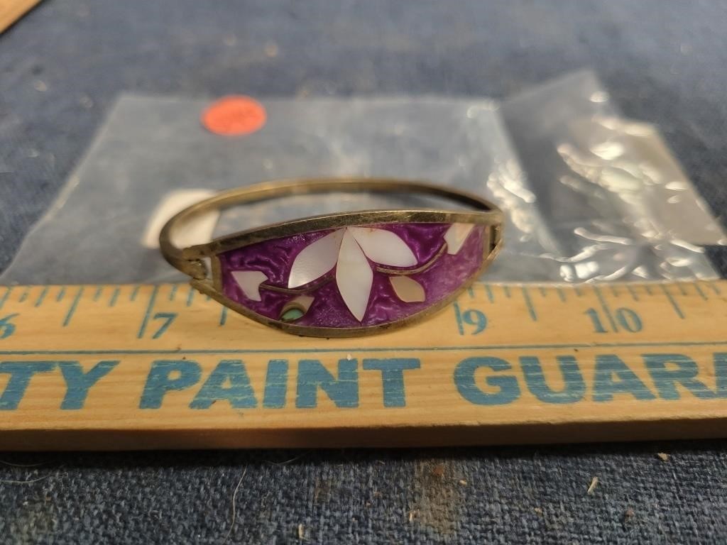 Vintage Ring Floral Design