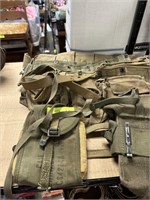 LARGE LOT OF MISC MILITARY POUCHES / WEB BELT