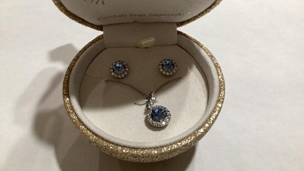 Swarovski necklace & earrings set