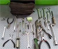 Z - SMALL HAND TOOL LOT (F156)