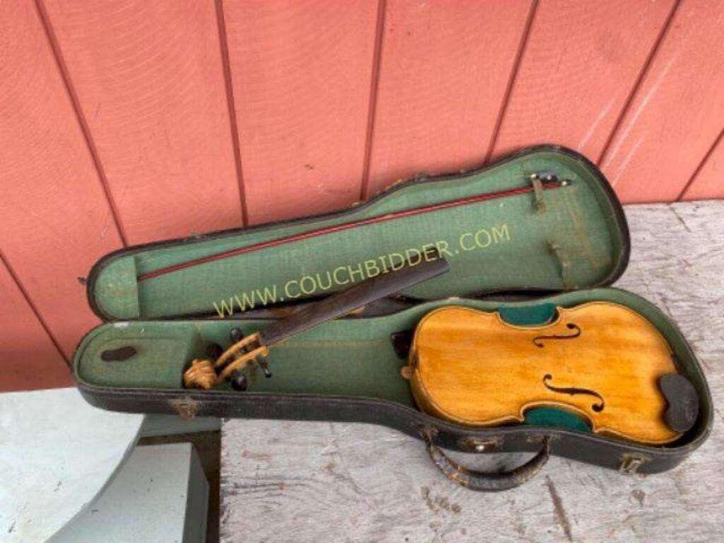 Vintage Violin and Case - needs some repairs