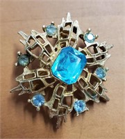 1950s Gold Tone Snowflake Brooch