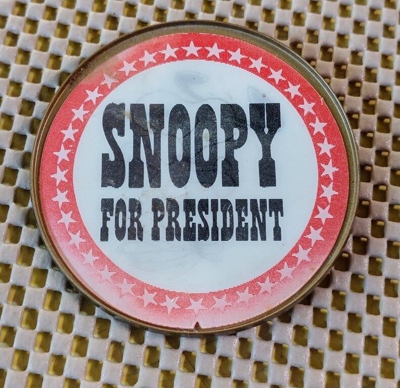 VINTAGE SNOOPY FOR PRESIDENT 3IN BUTTON