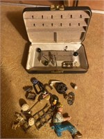 CASE WITH OLD LITTLE MINIATURES